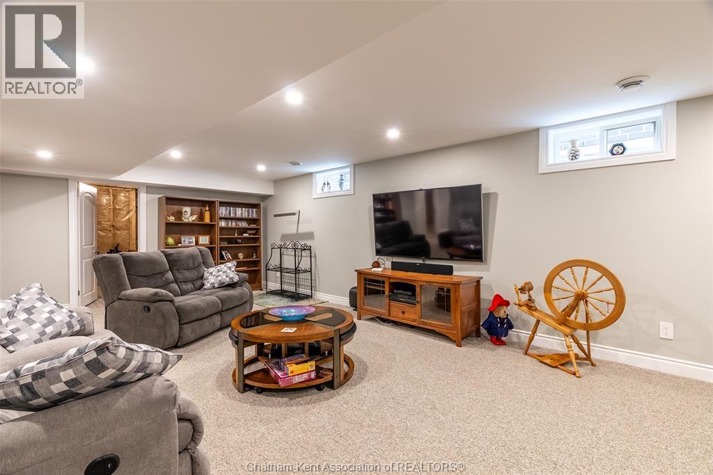 11 Champlain Court, Chatham, ON - Indoor Photo Showing Basement