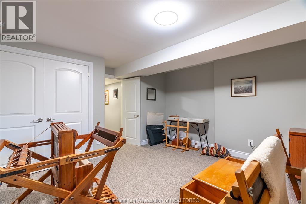 11 Champlain Court, Chatham, ON - Indoor