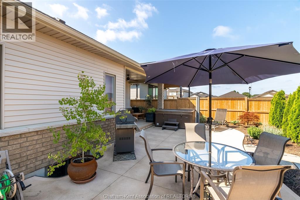 11 Champlain Court, Chatham, ON - Outdoor With Deck Patio Veranda With Exterior