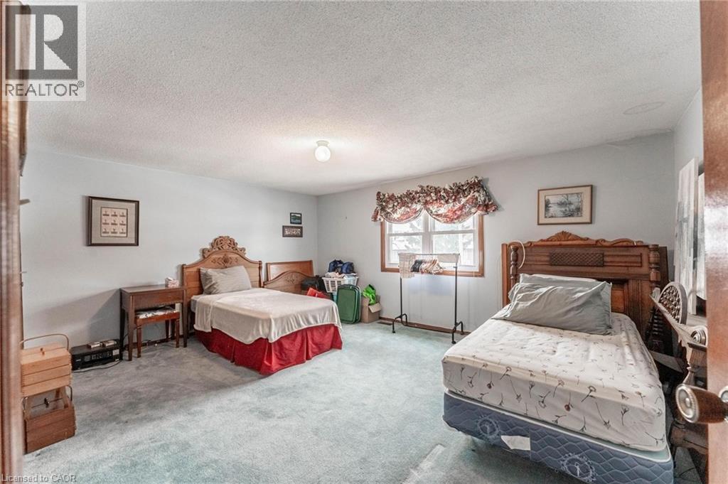 5 Charing Drive, Hamilton, ON - Indoor Photo Showing Bedroom