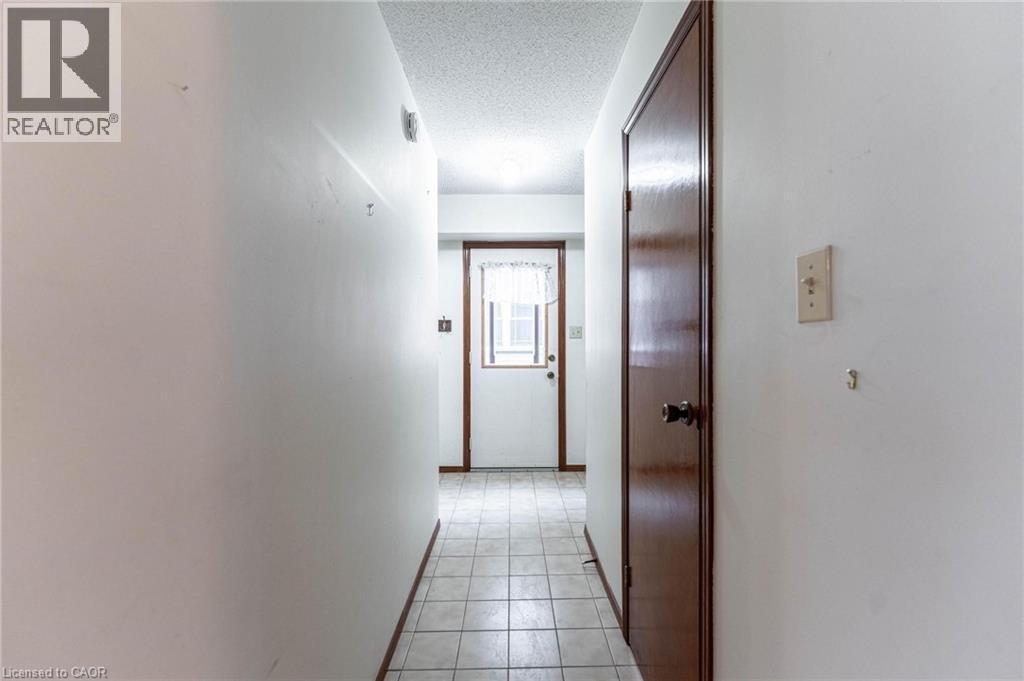 5 Charing Drive, Hamilton, ON - Indoor Photo Showing Other Room