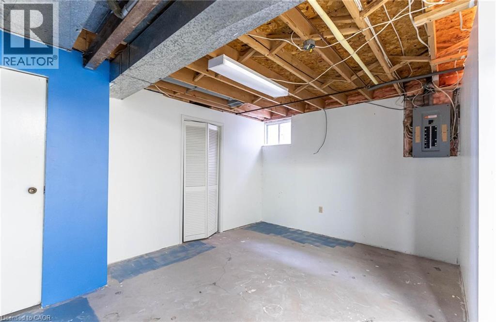 5 Charing Drive, Hamilton, ON - Indoor Photo Showing Basement