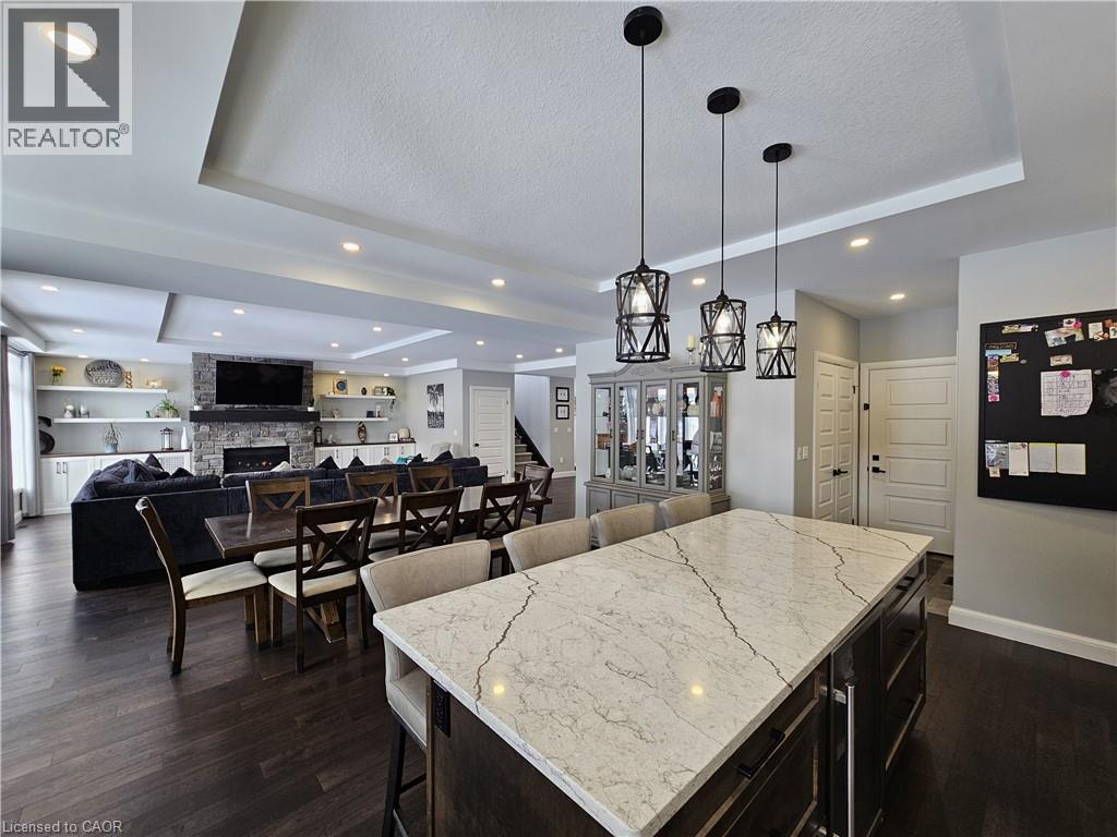 Spacious Eat-in Kitchen with separate Dining Area - 46 Stonebridge Place, Simcoe, ON - Indoor