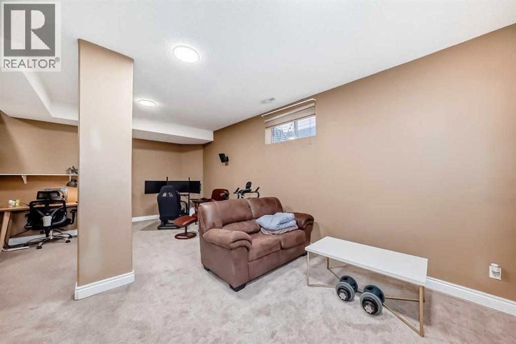 188 Hidden Ranch Crescent Nw, Calgary, AB - Indoor Photo Showing Other Room