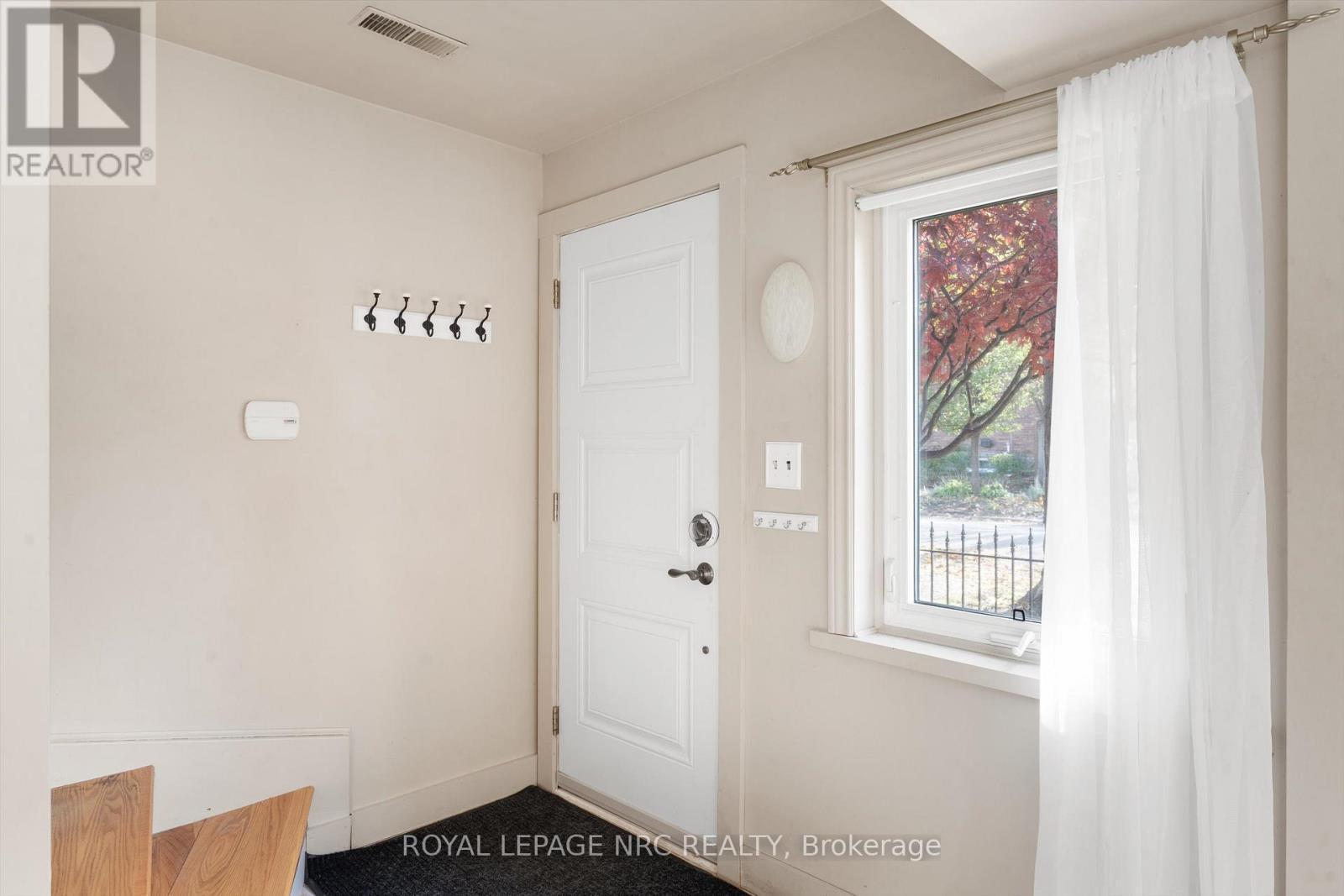 89 1/2 Albert Street, St. Catharines (Downtown), ON - Indoor Photo Showing Other Room