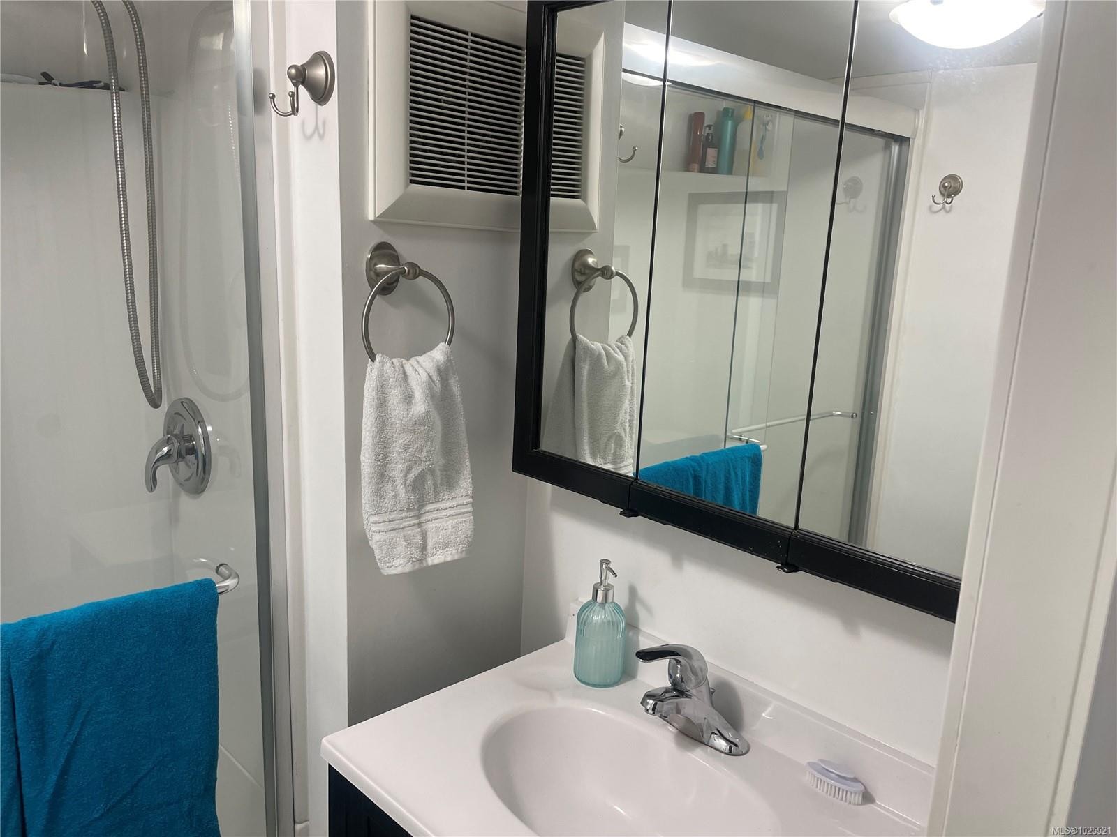 247 Huson Rd, Qualicum Beach, BC