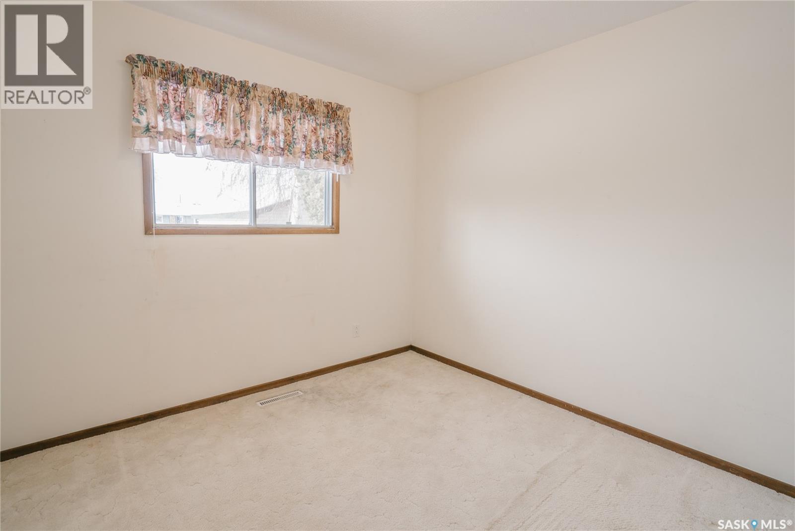 1229 Elevator Road, Saskatoon, SK - Indoor Photo Showing Other Room