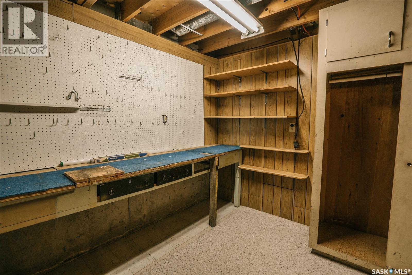 1229 Elevator Road, Saskatoon, SK - Indoor