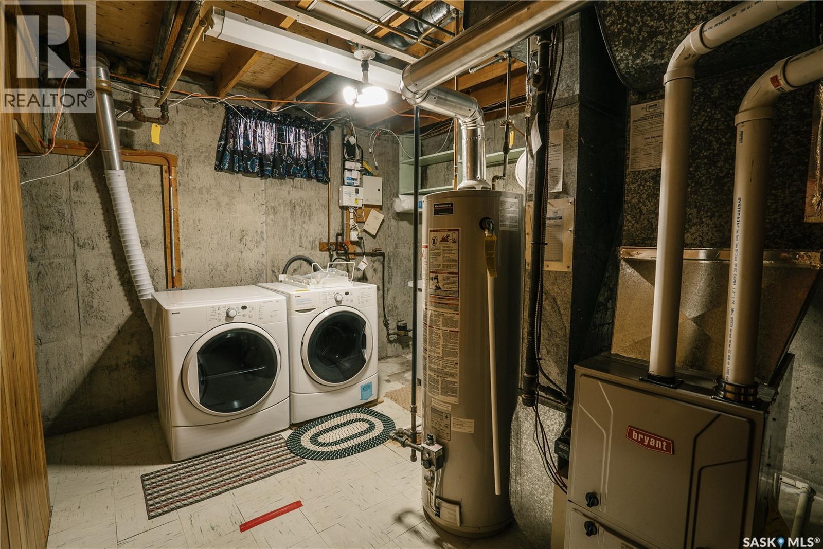 1229 Elevator Road, Saskatoon, SK - Indoor