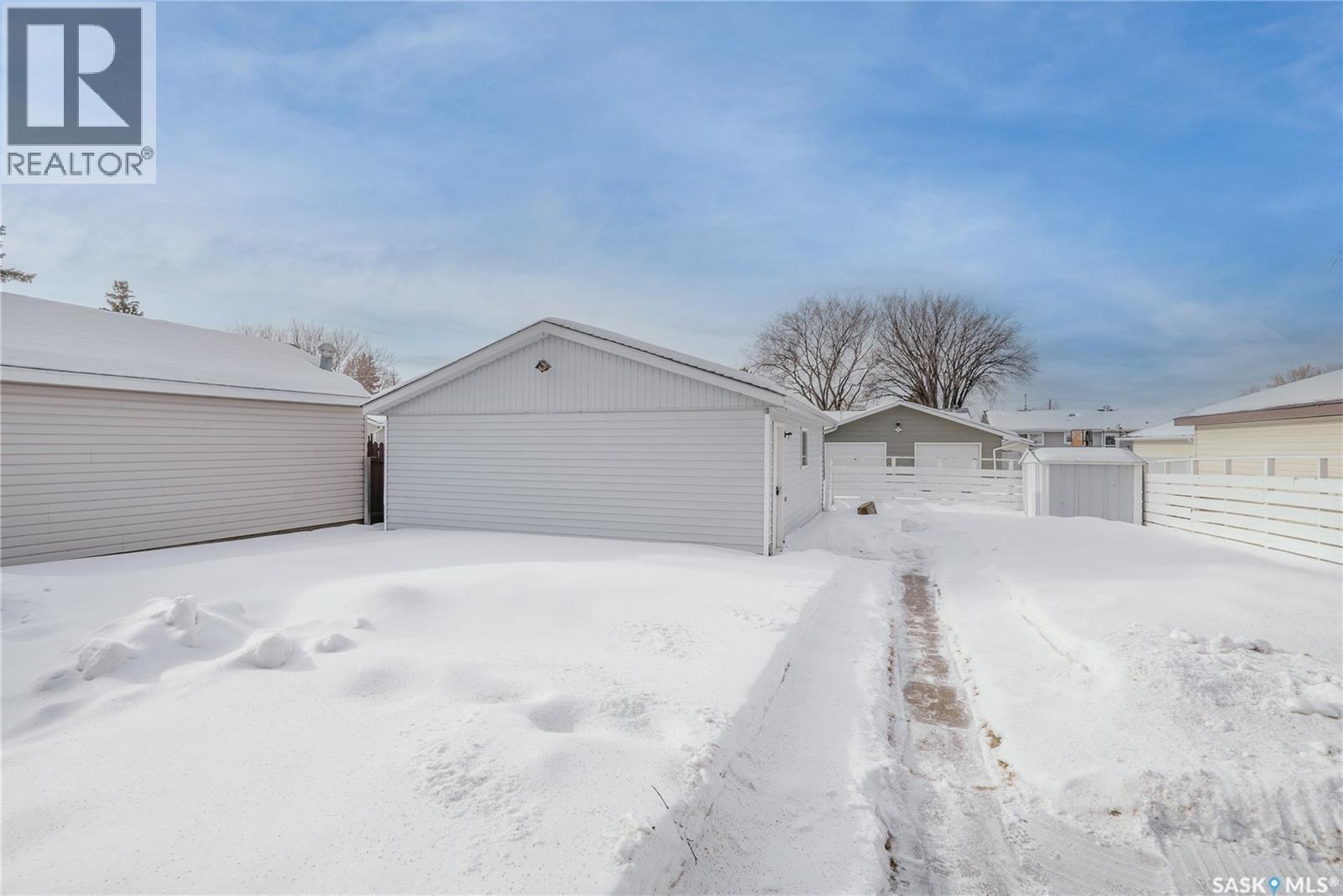 1229 Elevator Road, Saskatoon, SK - Outdoor