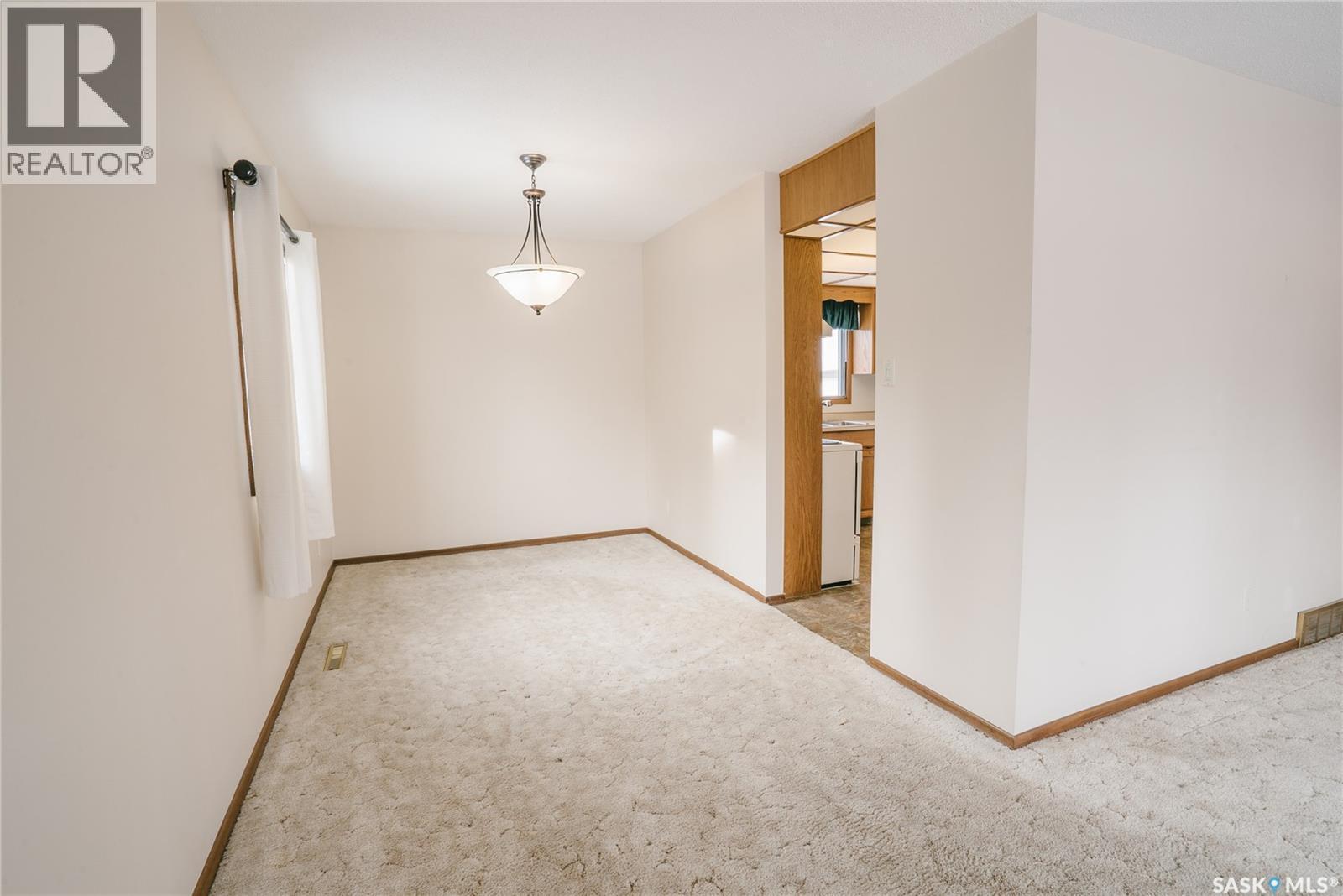 1229 Elevator Road, Saskatoon, SK - Indoor Photo Showing Other Room