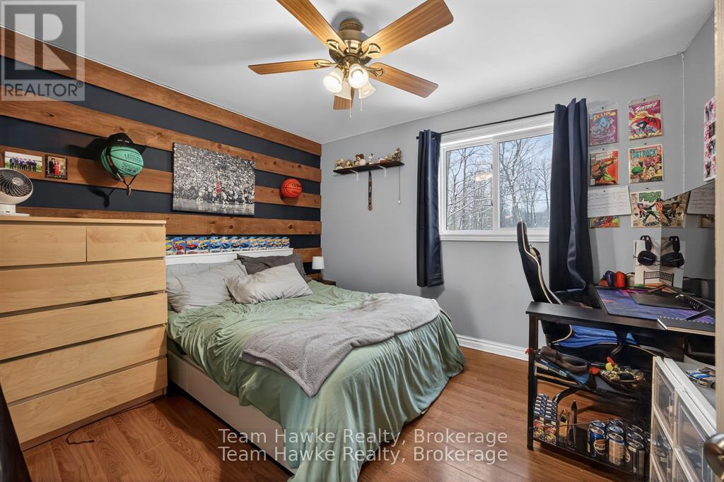 50 Laurier Boulevard, Tiny, ON - Indoor Photo Showing Bedroom