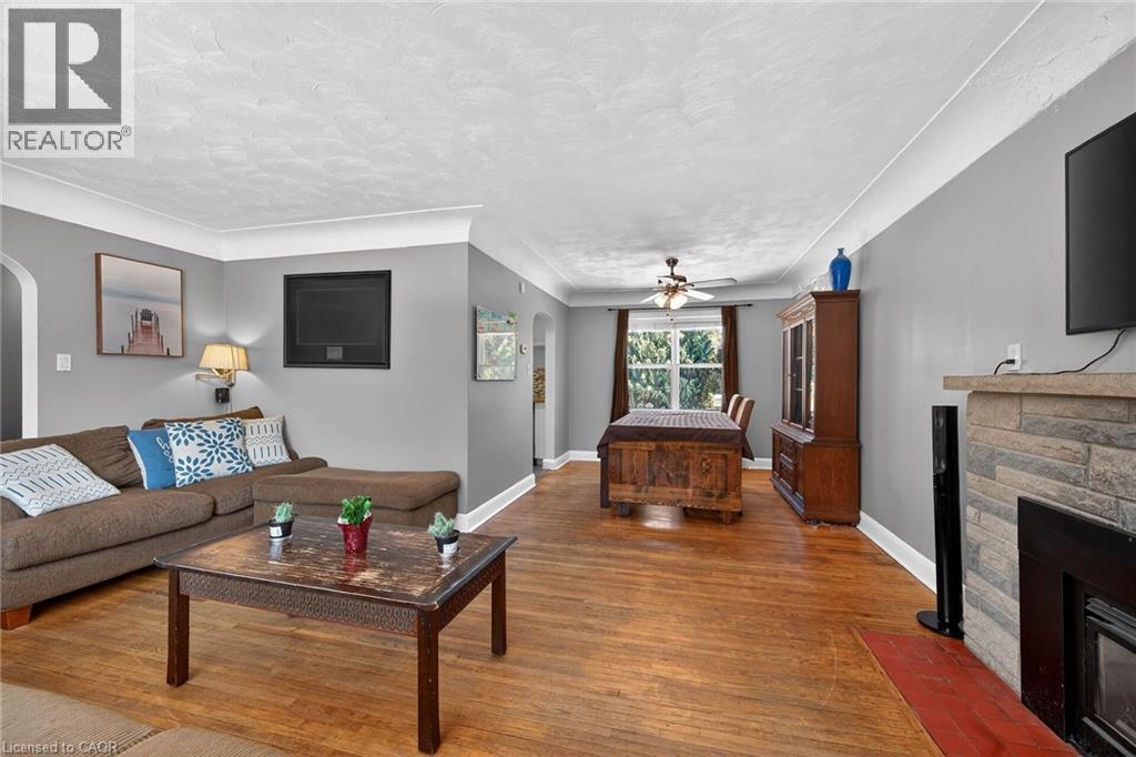 983 Parkhill Avenue, Burlington, ON - Indoor Photo Showing Living Room With Fireplace