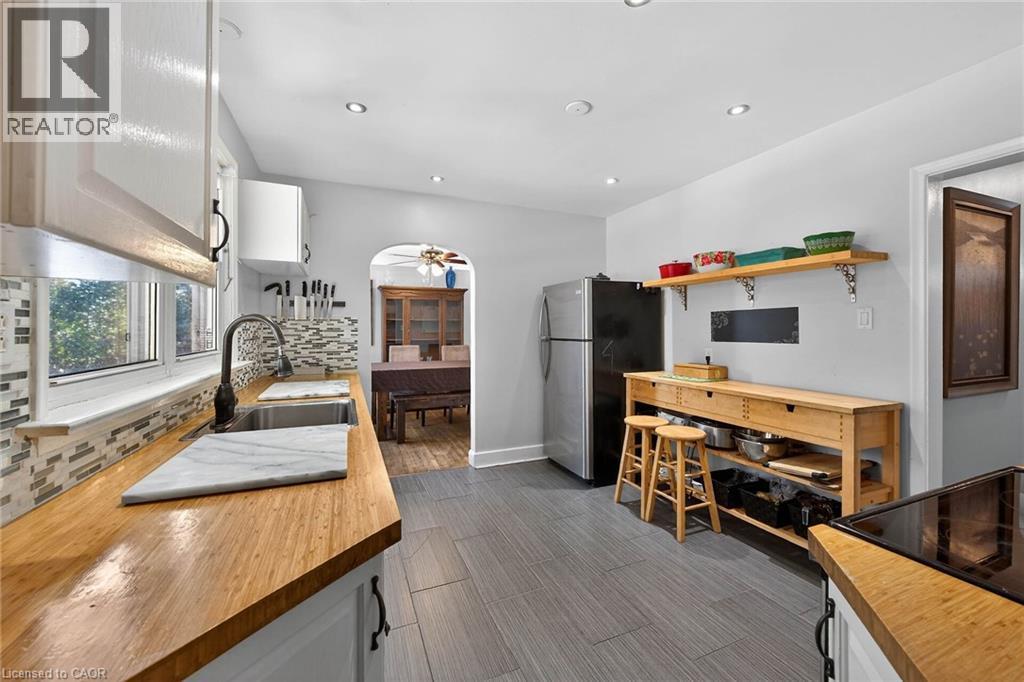 983 Parkhill Avenue, Burlington, ON - Indoor