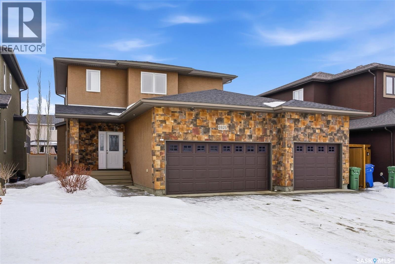 6925 Maple Ridge Drive, Regina, SK - Outdoor