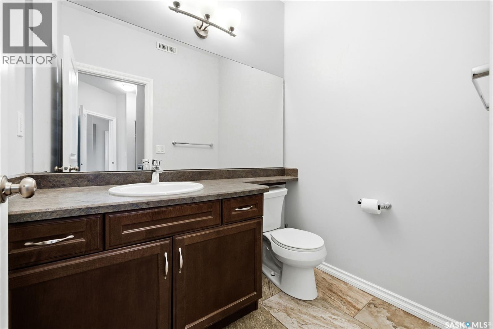 6925 Maple Ridge Drive, Regina, SK - Indoor Photo Showing Bathroom