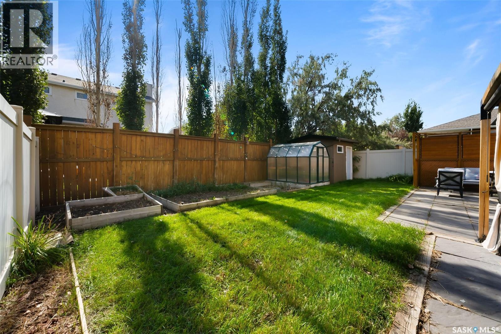 6925 Maple Ridge Drive, Regina, SK - Outdoor