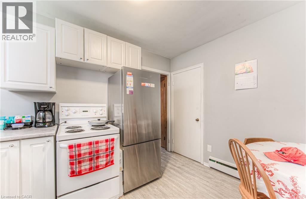 218 Margaret Avenue, Kitchener, ON - Indoor Photo Showing Kitchen