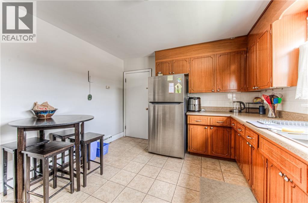 218 Margaret Avenue, Kitchener, ON - Indoor Photo Showing Kitchen