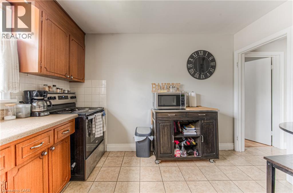 218 Margaret Avenue, Kitchener, ON - Indoor Photo Showing Kitchen