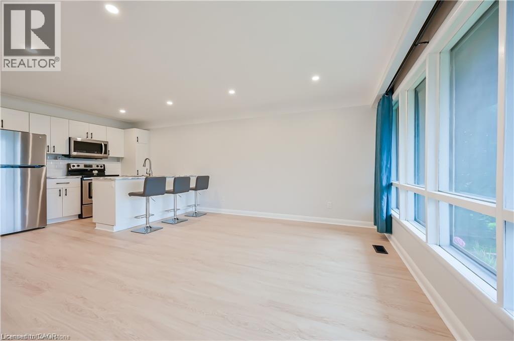 738 Mohawk Road E Unit# Upper Unit, Hamilton, ON - Indoor Photo Showing Kitchen With Stainless Steel Kitchen