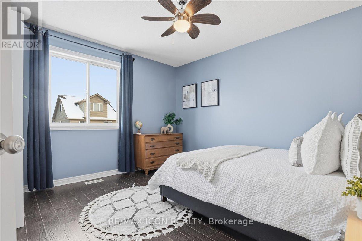 361 Sienna Crescent, Kitchener, ON - Indoor Photo Showing Bedroom