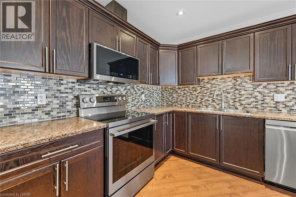 88 Wood Street E, Hamilton, ON - Indoor Photo Showing Kitchen With Stainless Steel Kitchen With Double Sink With Upgraded Kitchen