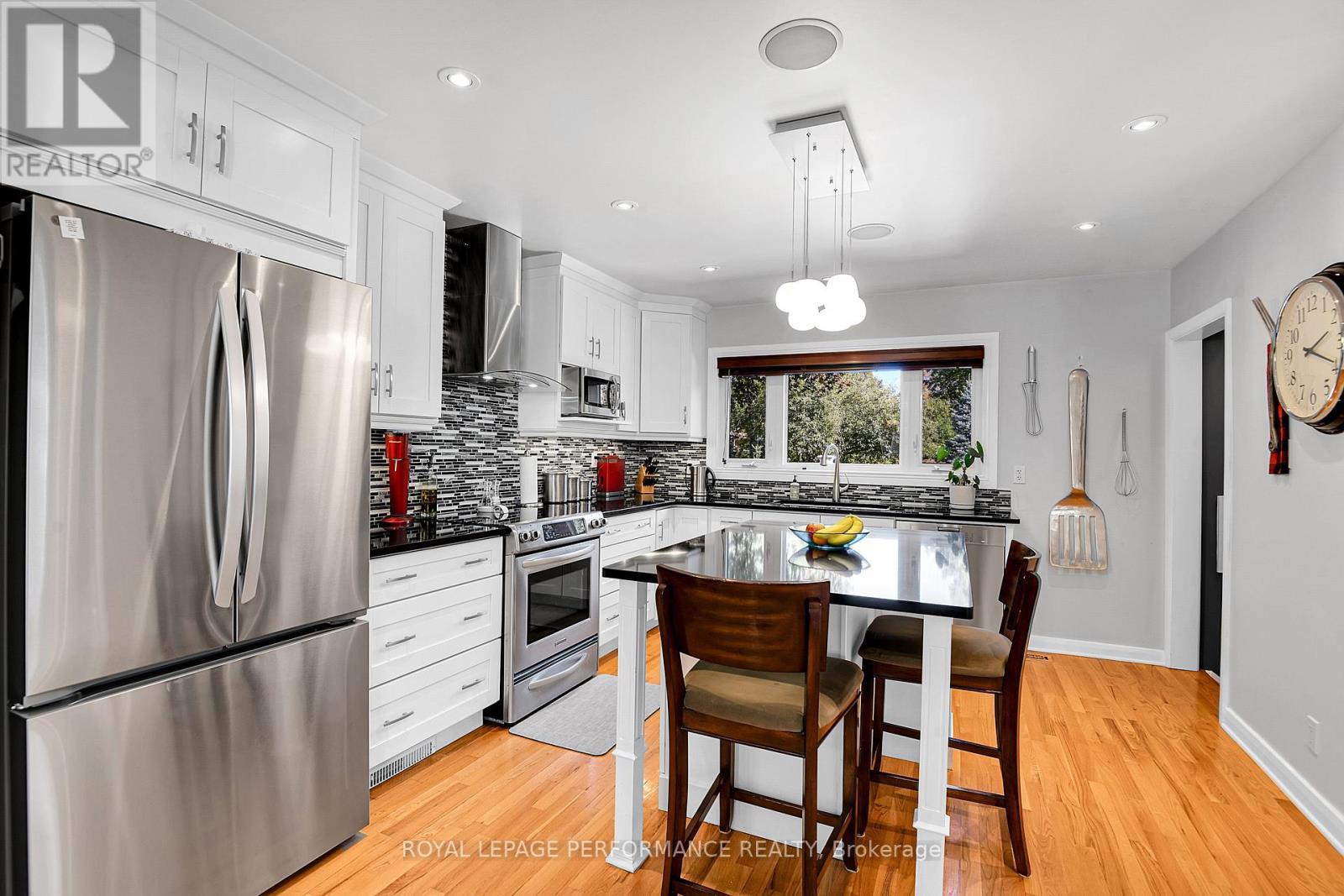 2239 Webster Avenue, Ottawa, ON - Indoor Photo Showing Kitchen With Stainless Steel Kitchen With Upgraded Kitchen