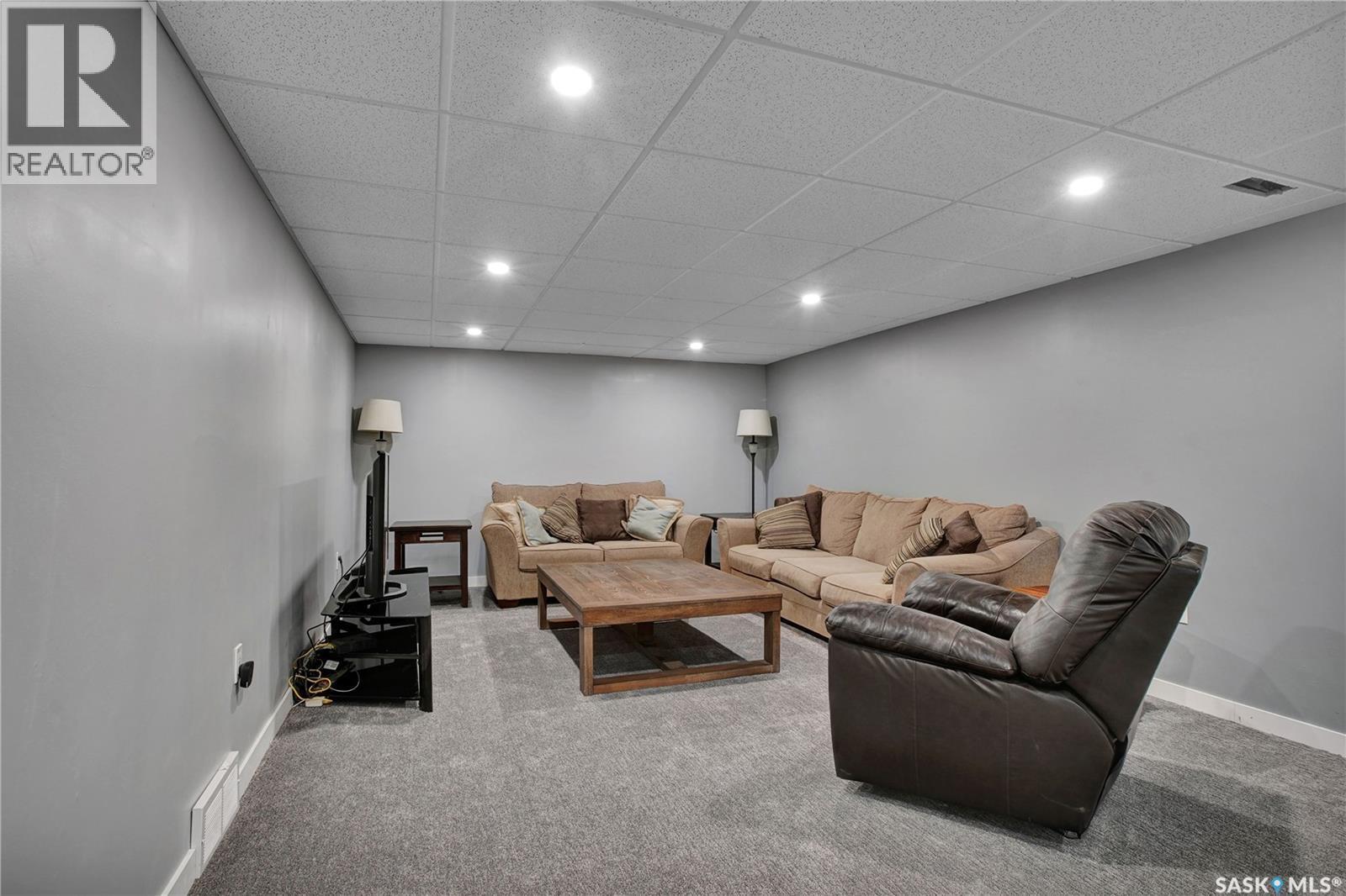 857 East Centre, Saskatoon, SK - Indoor Photo Showing Basement