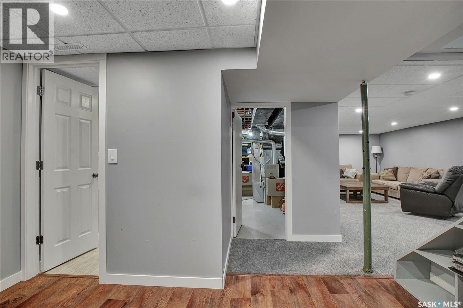 857 East Centre, Saskatoon, SK - Indoor