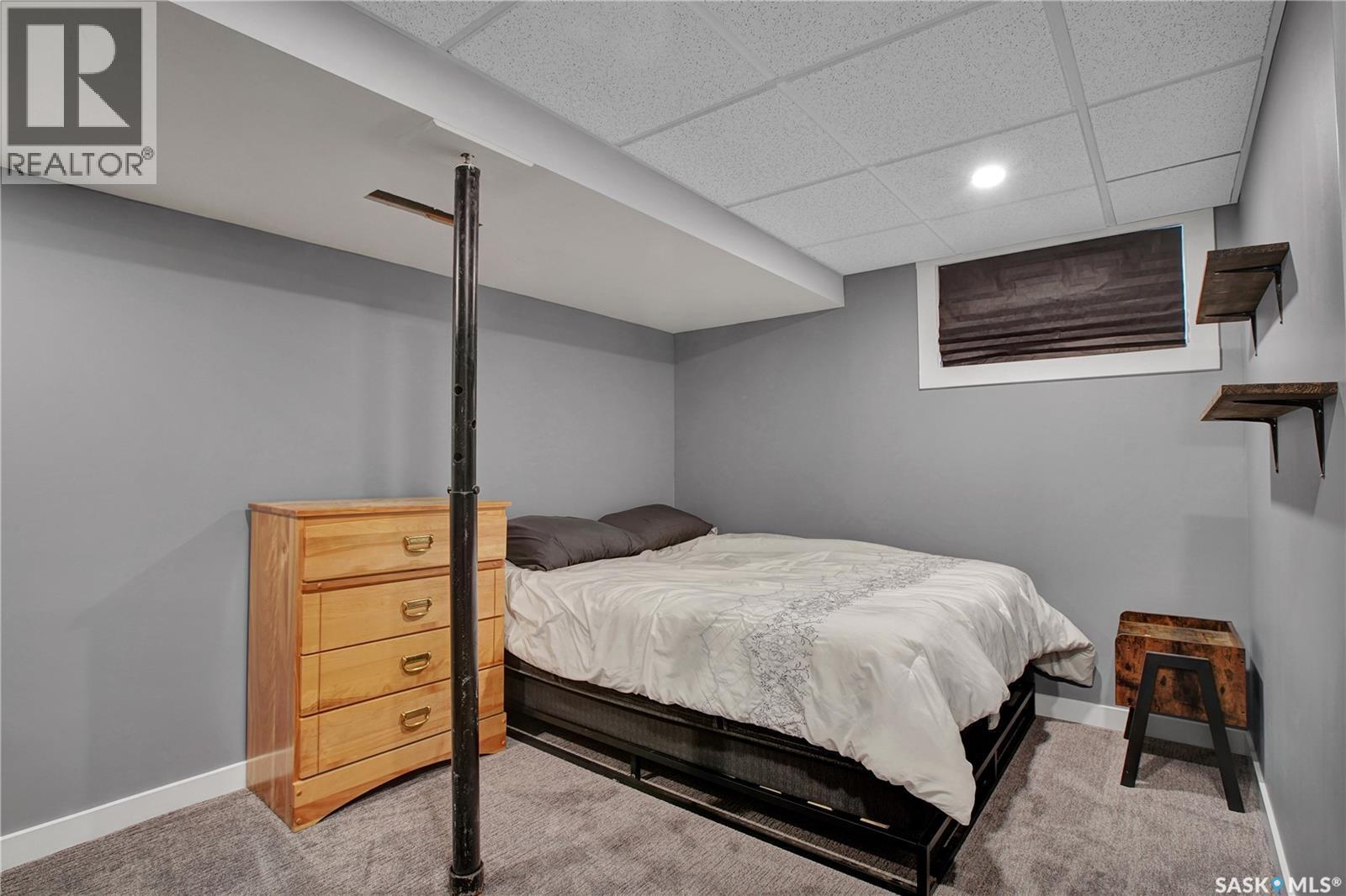 857 East Centre, Saskatoon, SK - Indoor Photo Showing Bedroom
