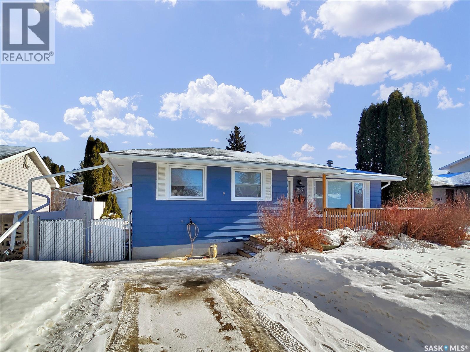 857 East Centre, Saskatoon, SK - Outdoor