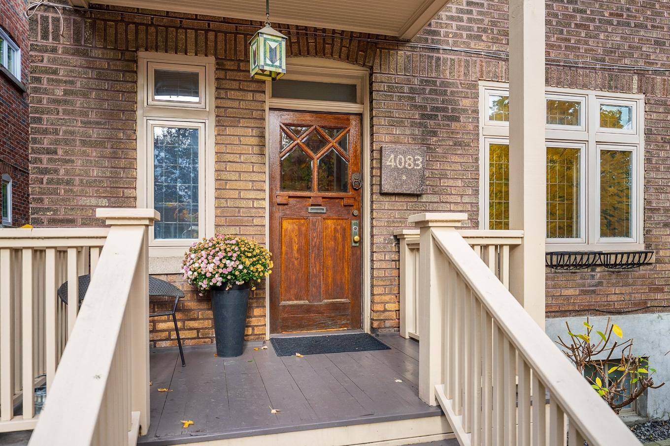 Exterior entrance - 4083 Av. D'Oxford, Montréal (Côte-Des-Neiges/Notre-Dame-De-Grâce), QC - Outdoor With Exterior