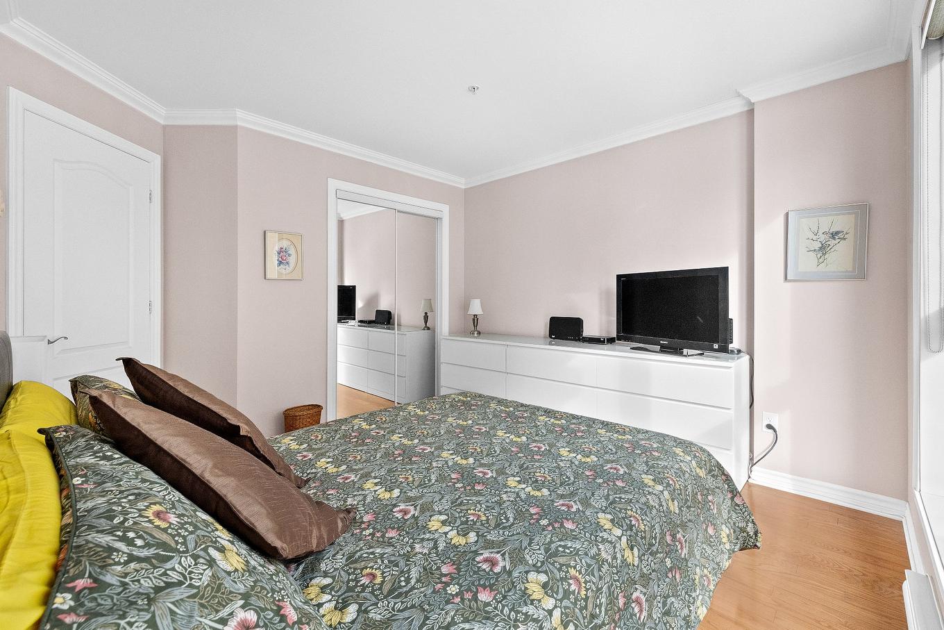 Primary bedroom - 404-8580 Rue Raymond-Pelletier, Montréal (Ahuntsic-Cartierville), QC - Indoor Photo Showing Bedroom