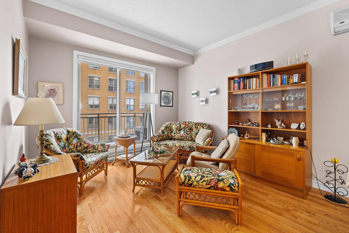 Living room - 404-8580 Rue Raymond-Pelletier, Montréal (Ahuntsic-Cartierville), QC - Indoor Photo Showing Other Room