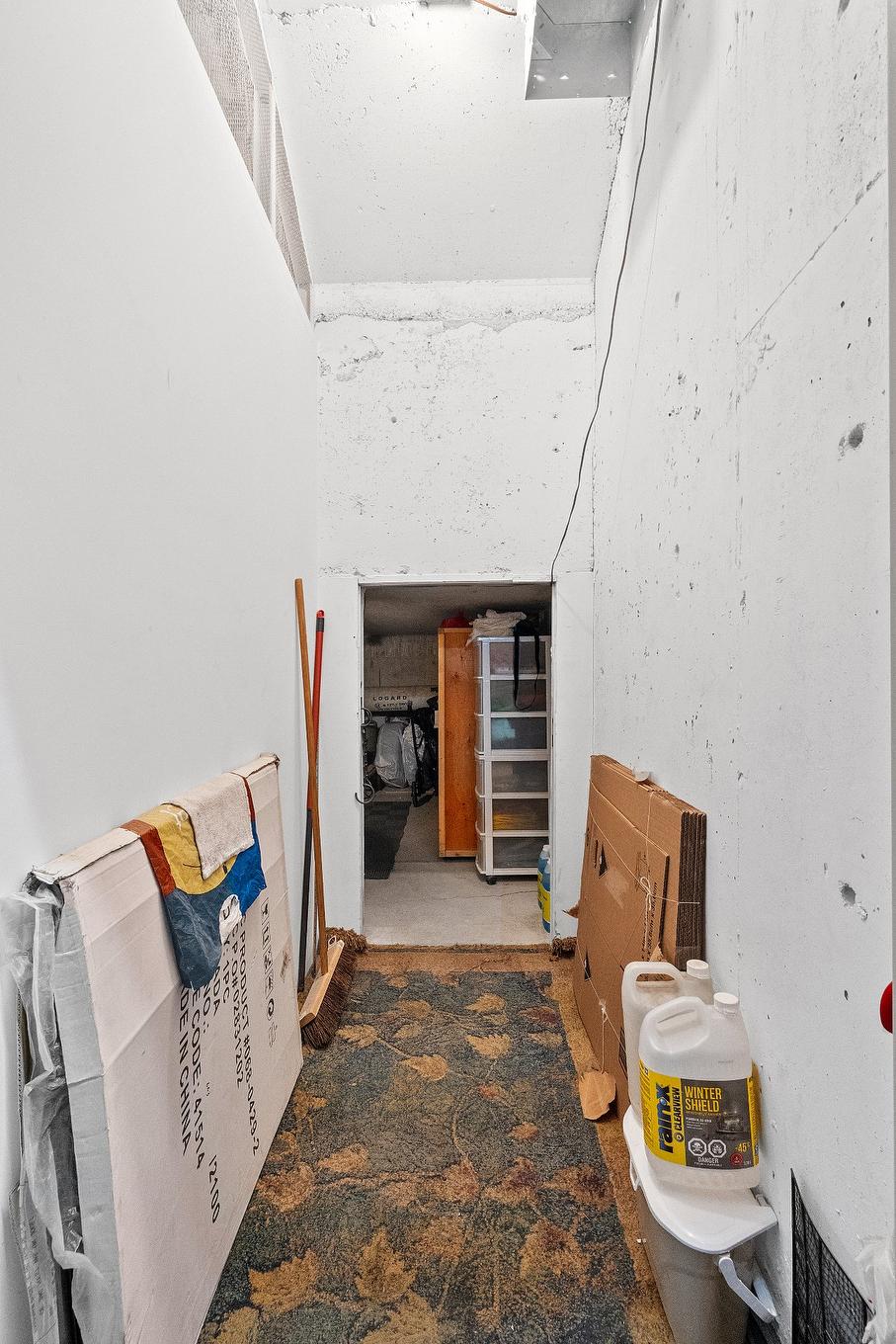 Storage - 404-8580 Rue Raymond-Pelletier, Montréal (Ahuntsic-Cartierville), QC - Indoor Photo Showing Other Room