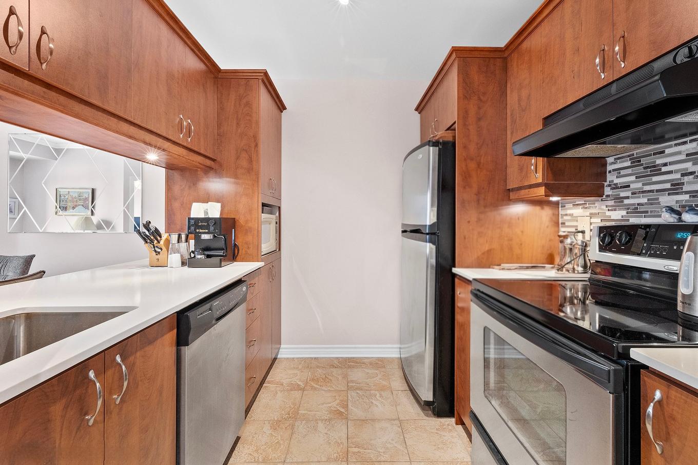 Kitchen - 404-8580 Rue Raymond-Pelletier, Montréal (Ahuntsic-Cartierville), QC - Indoor Photo Showing Kitchen