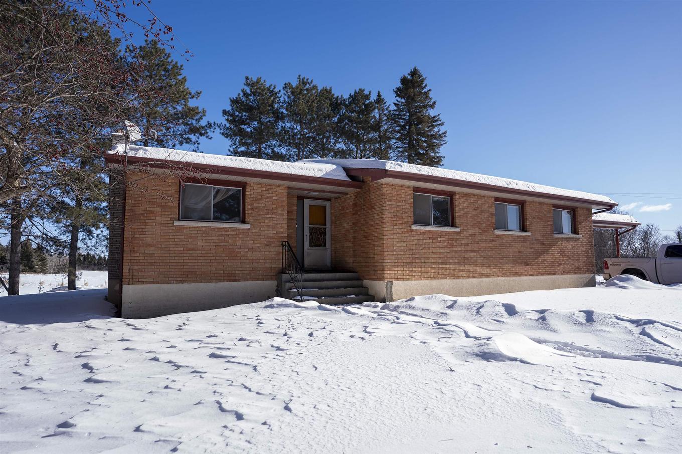 2995 Oliver Road, Thunder Bay, ON - Outdoor