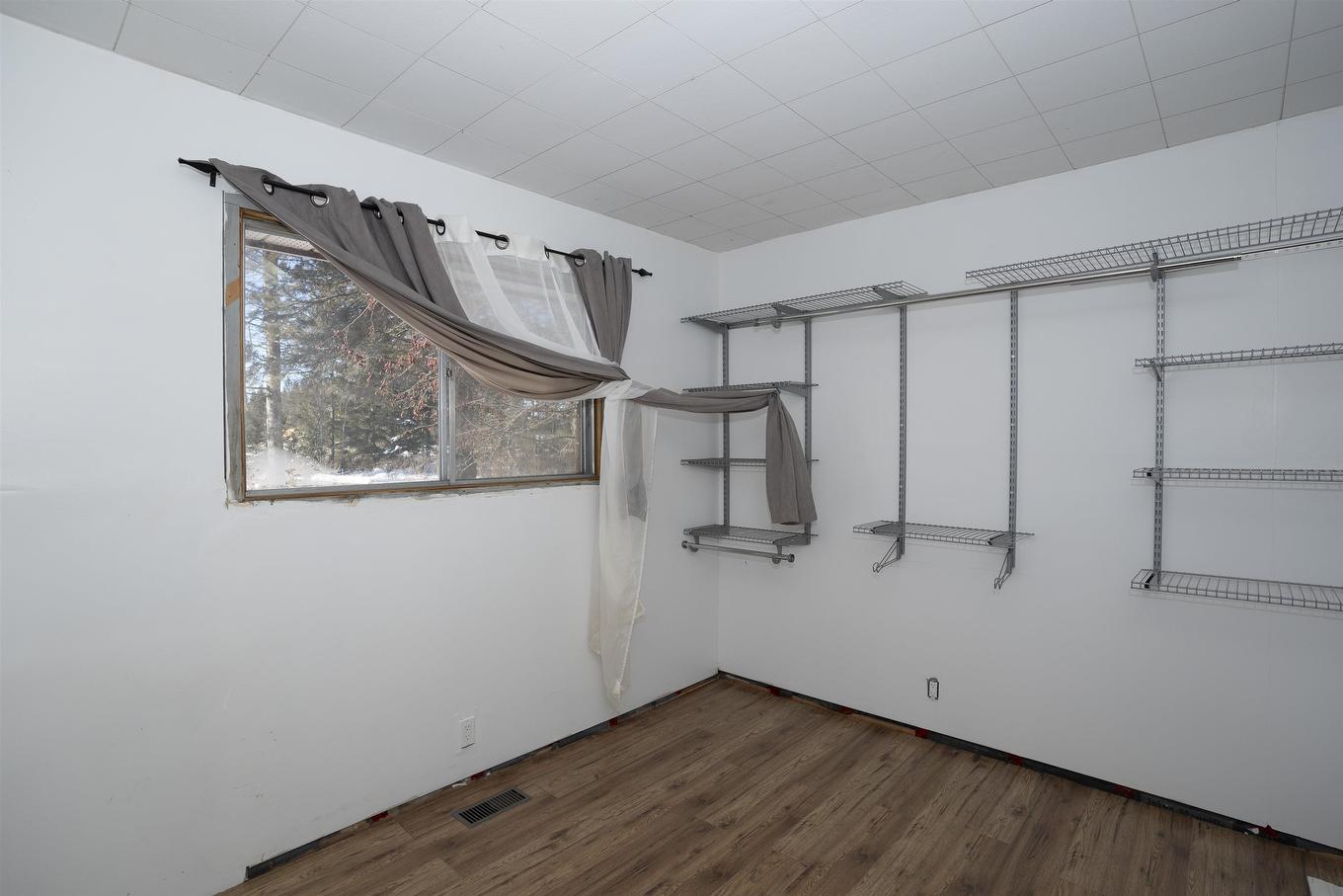2995 Oliver Road, Thunder Bay, ON - Indoor Photo Showing Other Room