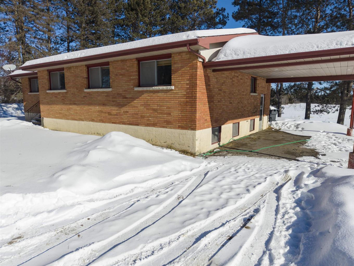 2995 Oliver Road, Thunder Bay, ON - Outdoor