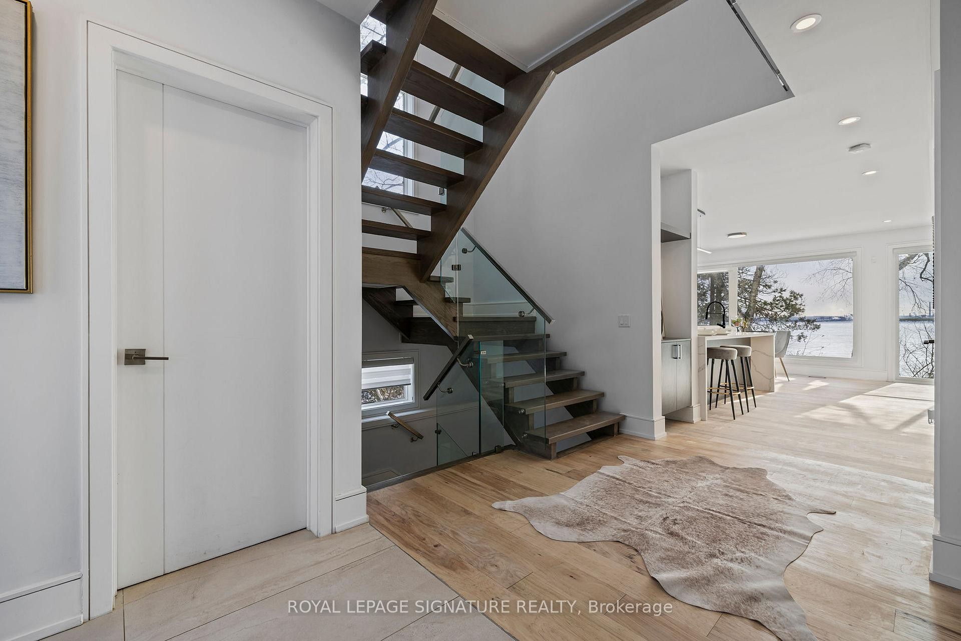 290 North Shore Boulevard E, Burlington, ON - Indoor Photo Showing Other Room