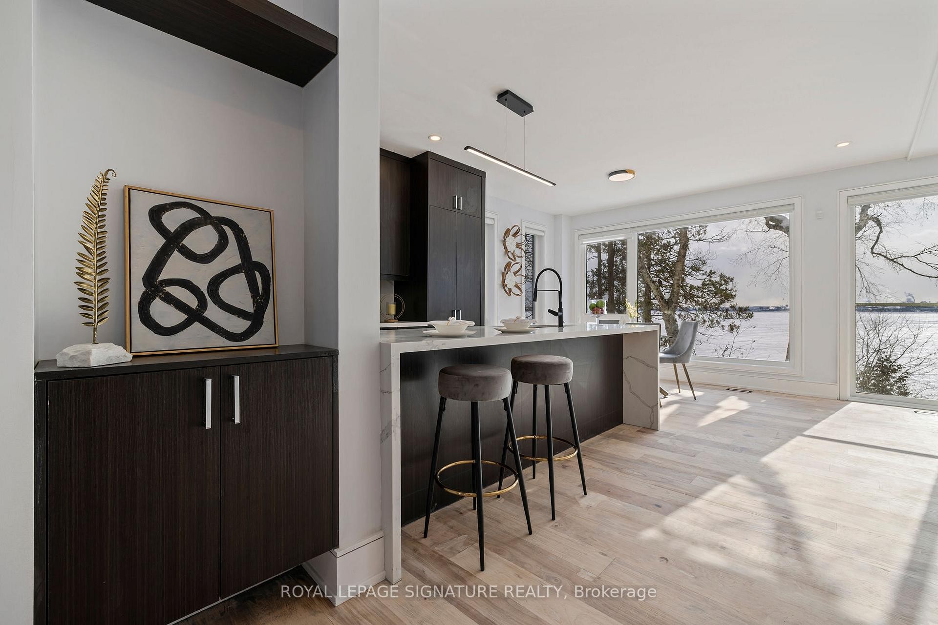 290 North Shore Boulevard E, Burlington, ON - Indoor Photo Showing Other Room