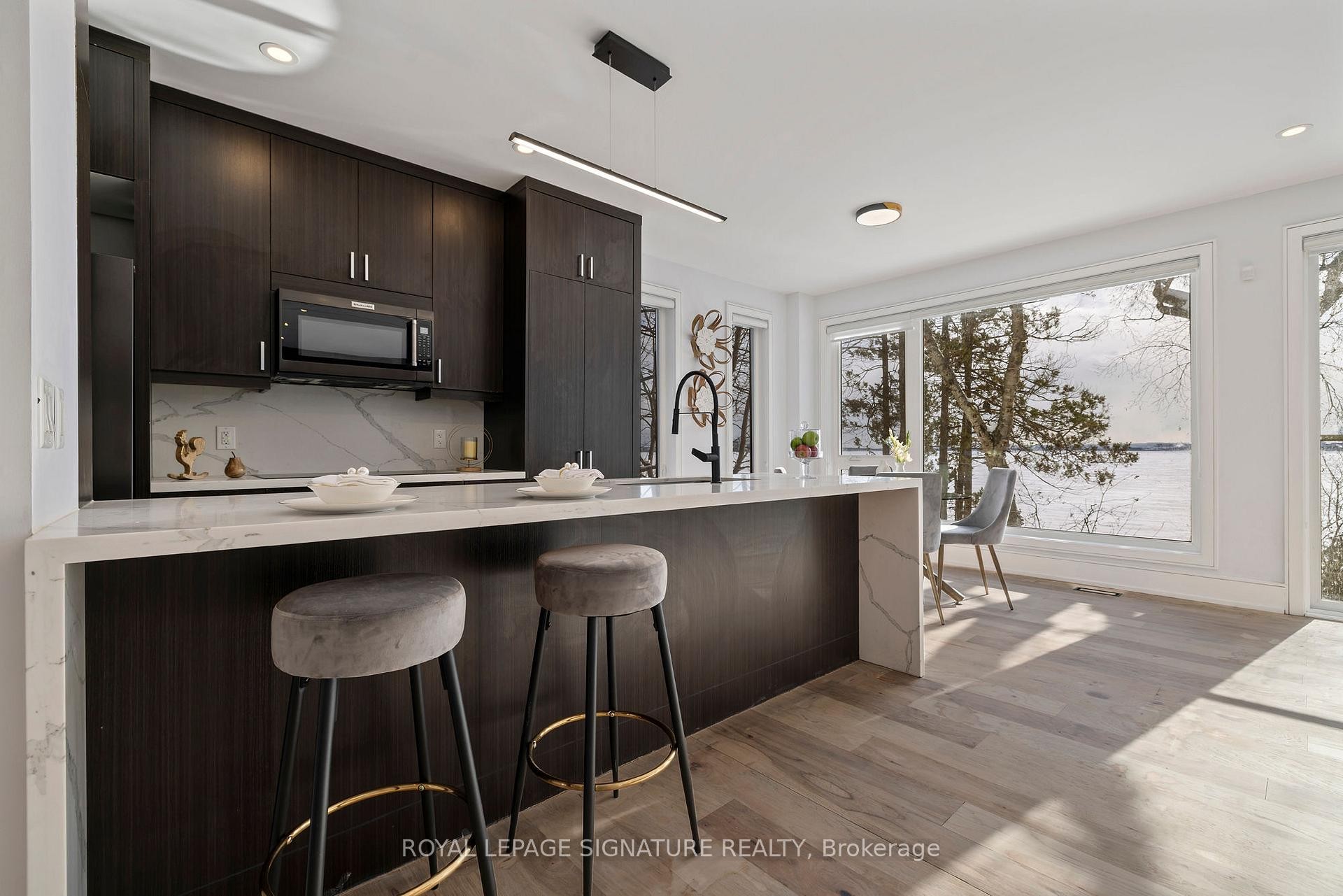 290 North Shore Boulevard E, Burlington, ON - Indoor Photo Showing Kitchen