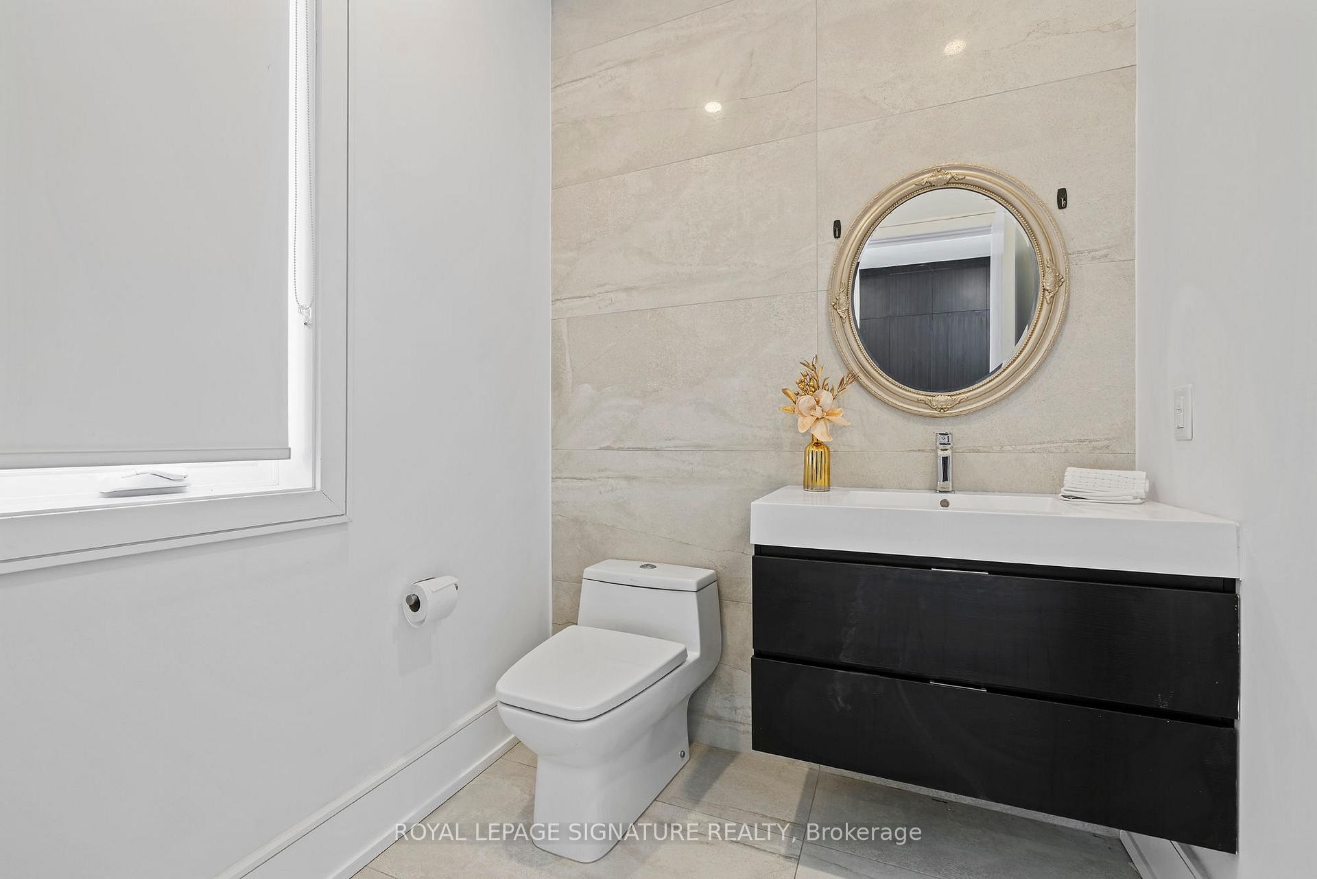 290 North Shore Boulevard E, Burlington, ON - Indoor Photo Showing Bathroom
