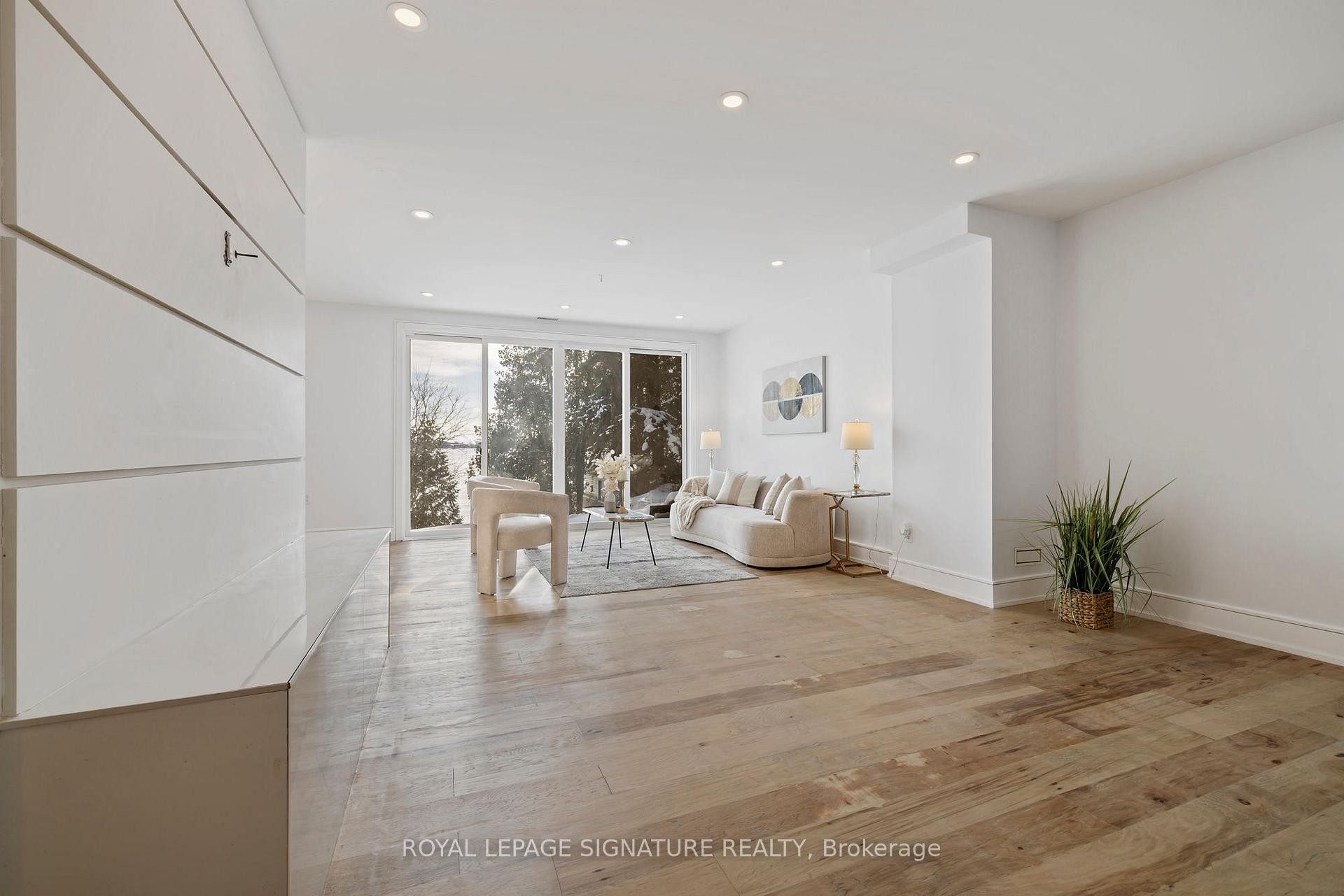 290 North Shore Boulevard E, Burlington, ON - Indoor