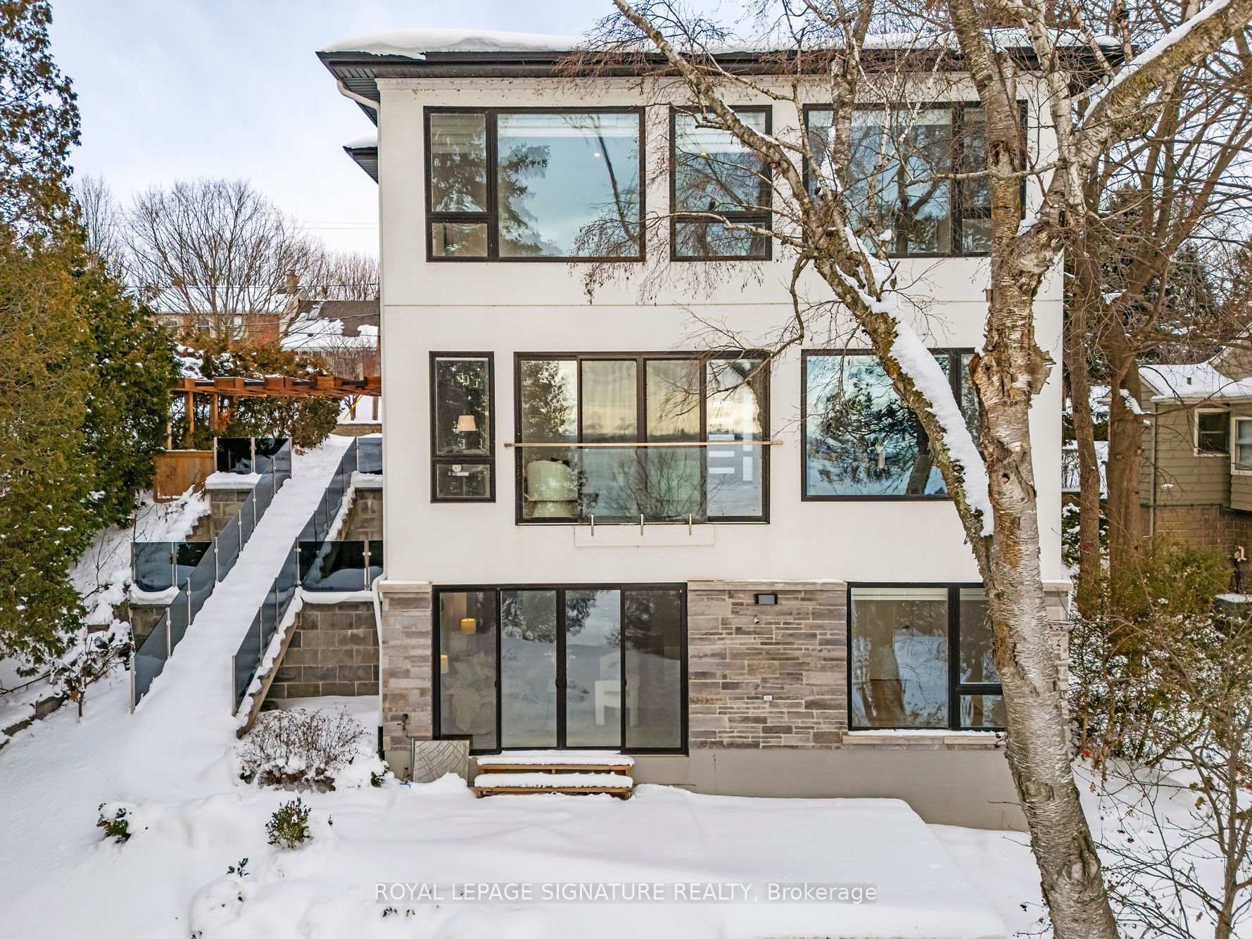 290 North Shore Boulevard E, Burlington, ON - Outdoor