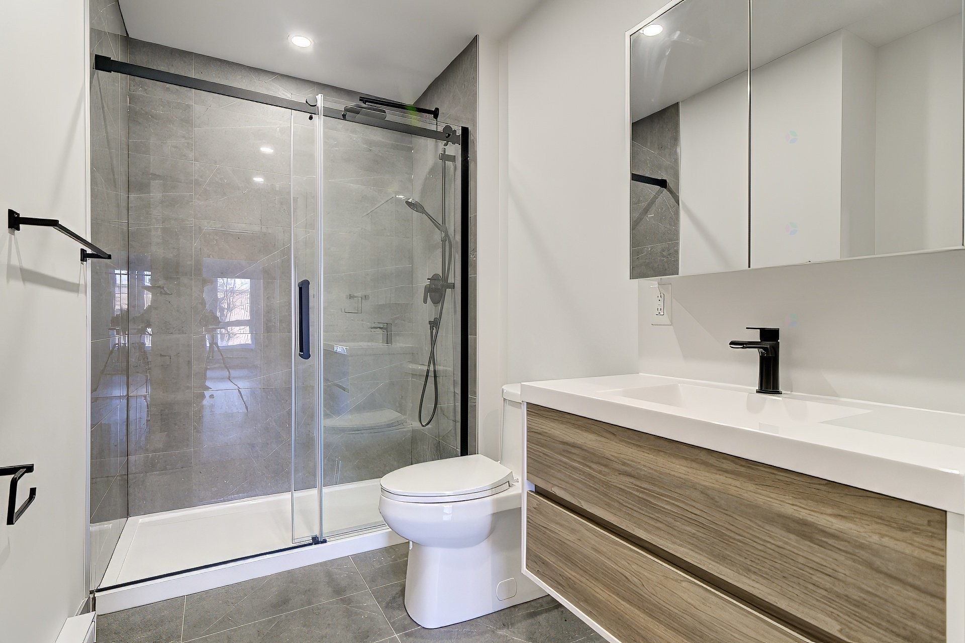 Salle de bains - 309-2020 Rue Lucien-Thimens, Montréal (Saint-Laurent), QC - Indoor Photo Showing Bathroom