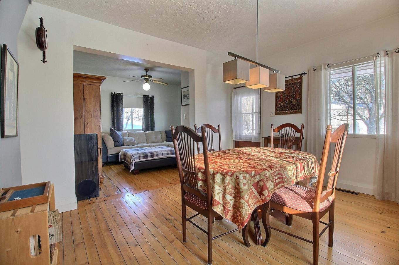 Dining room - 3 Rue Vertu, Windsor, QC - Indoor Photo Showing Dining Room