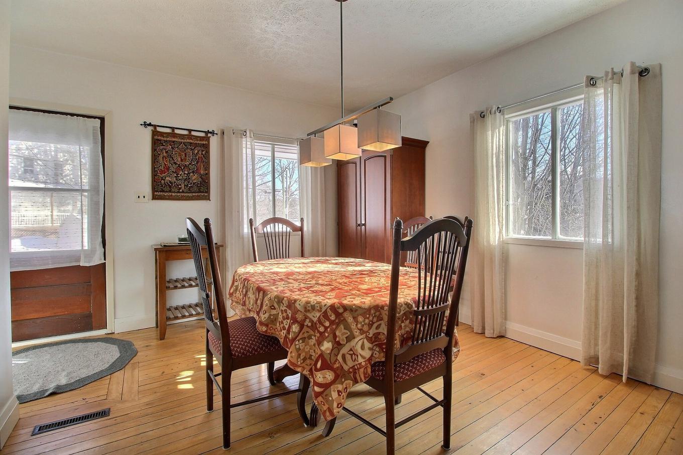 Dining room - 3 Rue Vertu, Windsor, QC - Indoor Photo Showing Dining Room
