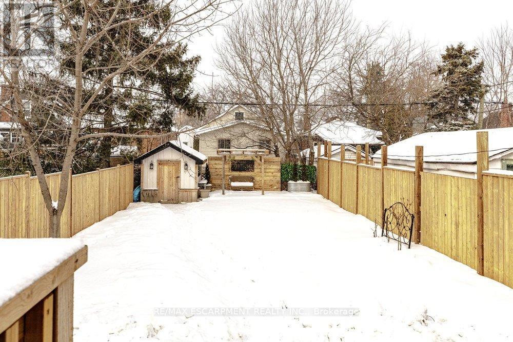 19 Huxley Avenue N, Hamilton, ON - Outdoor